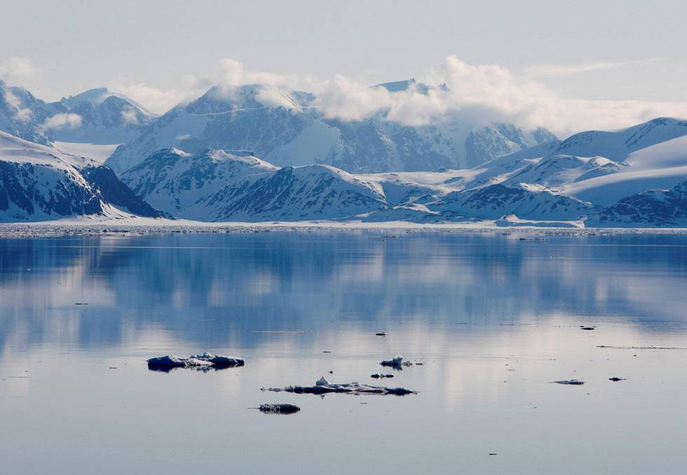 Vidløftige lovnader som før var rettet mot nordområdene og Arktis, er nå rettet mot havet, skriver kronikkforfatteren. Her fra polisen på Svalbard.  FOTO: HÅKON MOSVOLD LARSEN/NTB SCANPIX
