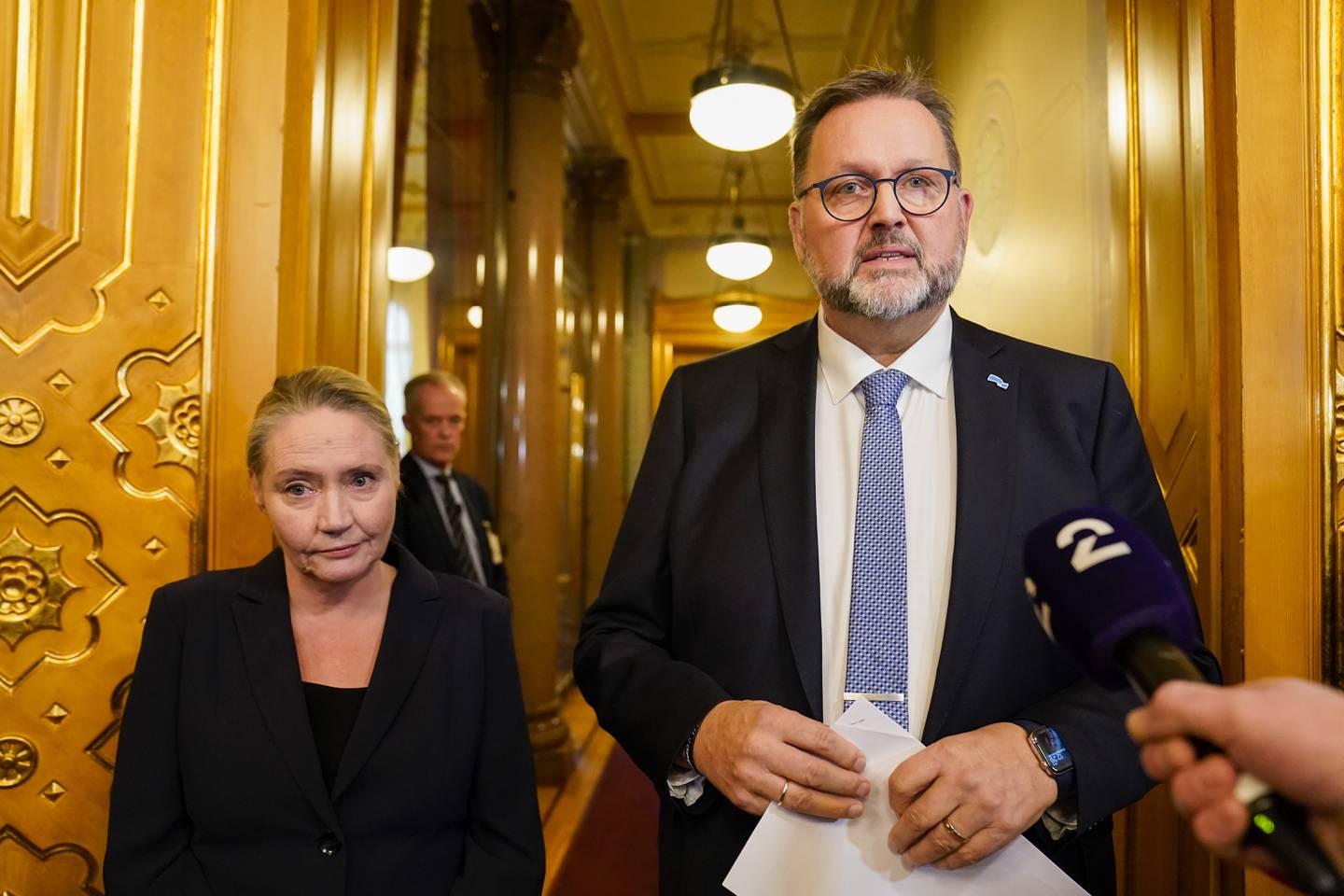 Svein Harberg trer inn som stortingspresident nå som Eva Kristin Hansen (til venstre) har varslet at hun vil trekke seg.