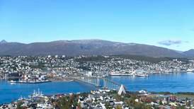 Smitterekord i Tromsø - anbefaler bruk av munnbind, hjemmekontor og koronameteren