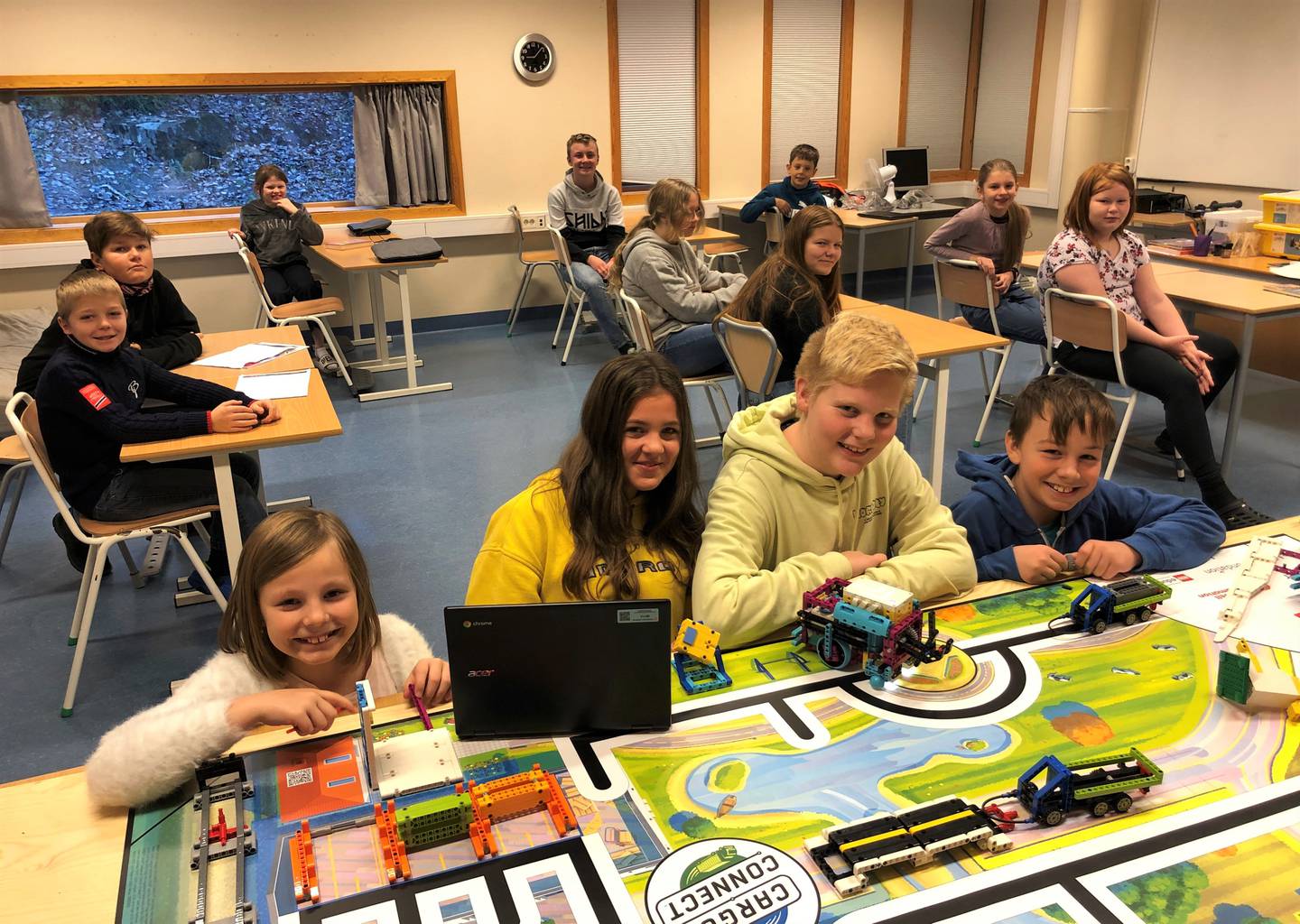 Elever fra de tre øverste klassetrinnene på Nylende skole gleder seg til å teste prosjektet sitt i regionfinalen i First Lego League på Inspiria Science Center lørdag.