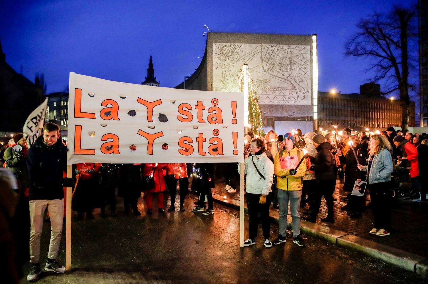 Oslo 20200102. 
Mange brukte årets andre dag til å demonstrere mot rivingen av Y-blokken i regjeringskvartalet.
Foto: Vidar Ruud / NTB scanpix