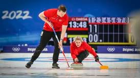 Nytt tap for Norges curlingpar i OL – semifinalen i fare