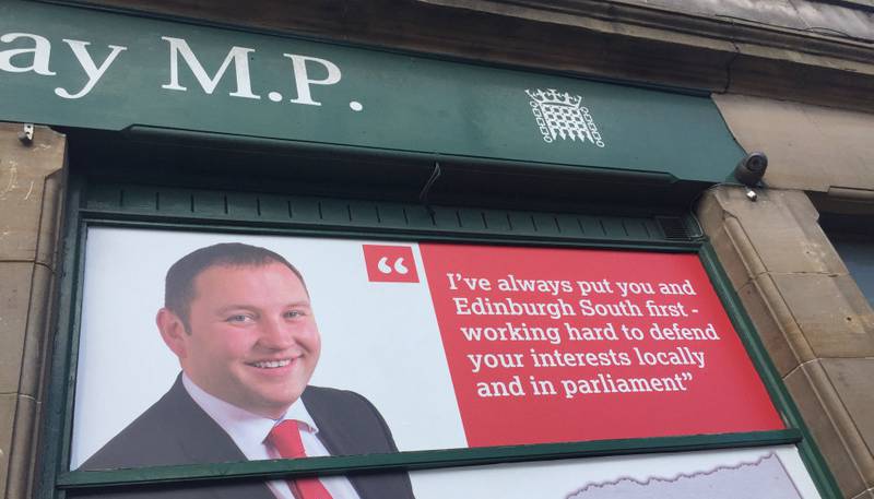 VIL HA GJENVALG: Labour kollapset og mistet 40 av 41 skotske plasser i parlamentet i valget for to år siden. Ian Murray var den eneste som fikk plass. Han satser på gjenvalg og håper å trosse trenden i Skottland. 