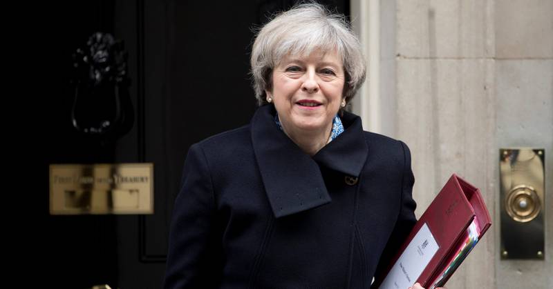 Statsminister Theresa May er fast bestemt på at artikkel 50 vil bli utløst denne måneden til tross for hindre i veien. 