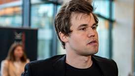 Carlsen startet med seier i olympiaden – Norge knuste Uruguay
