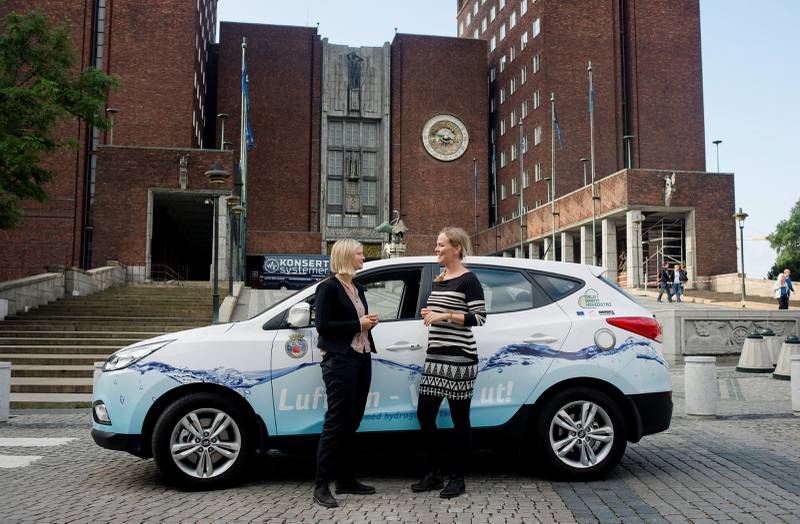 Oslo, ved Oslo kommune, fikk sin første hydrogenbil i september 2014. – 10.000 hydrogenbiler i Oslo og Akershus er ambisjonen innen 2025, sa daværende samferdselsbyråd Guri Melby (V). 