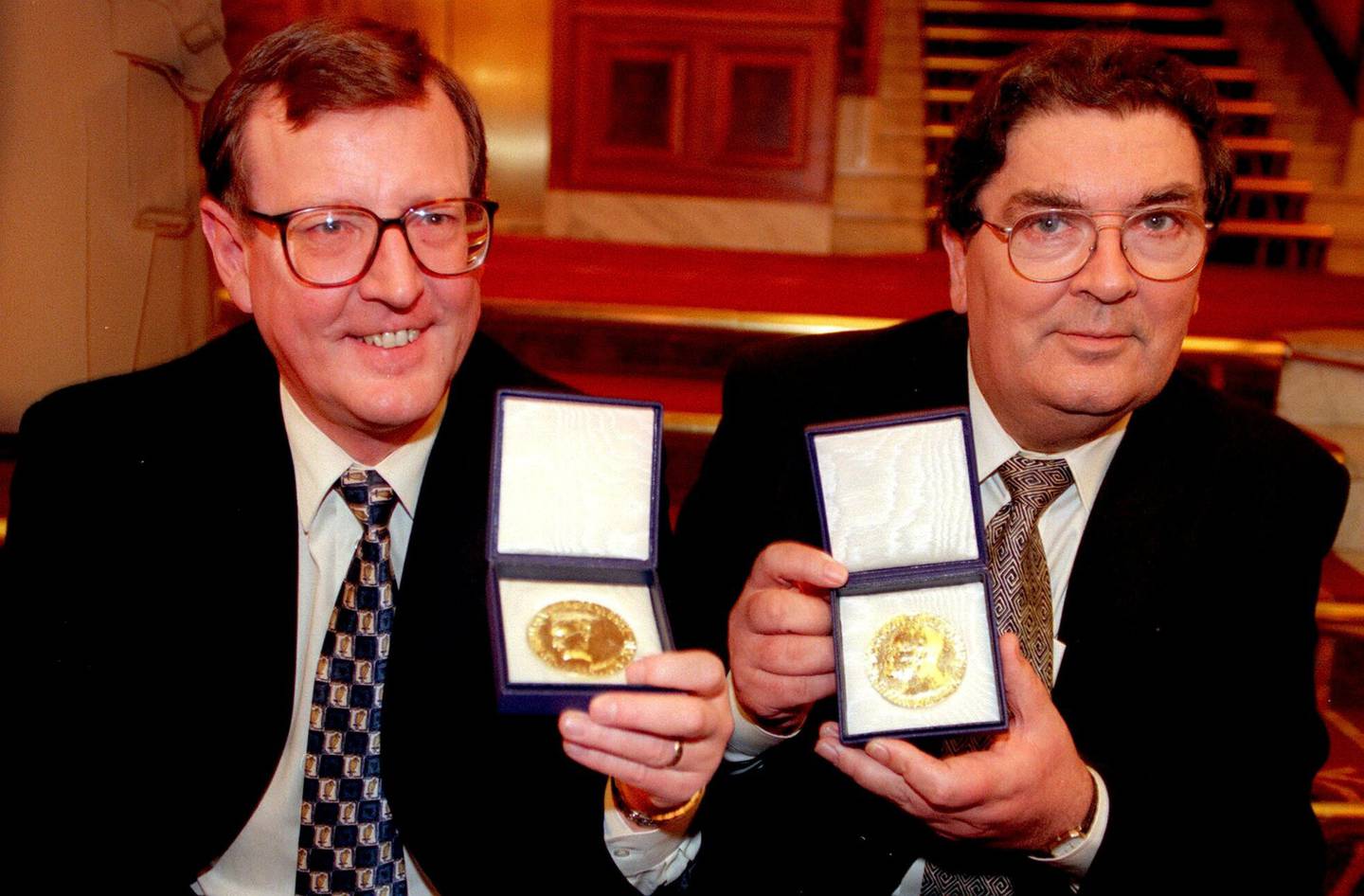 De nordirske politikerne John Hume og David Trimble representerte hver sin side i konflikten, og fikk Nobels fredspris i 1998 for deres innsats for fred i Nord-Irland.