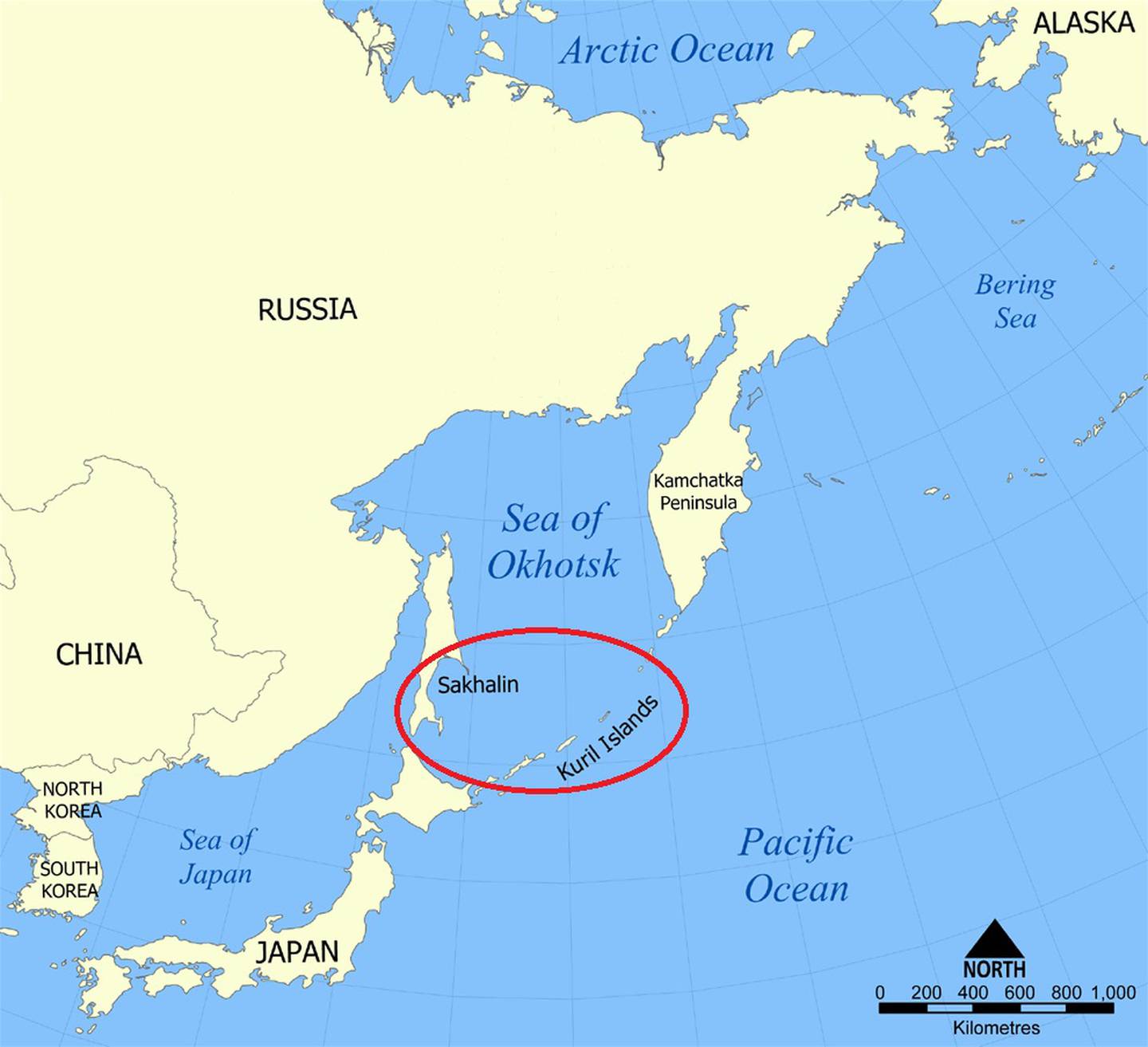 Oversiktskart som viser Kurilene og øya Sakharin mellom Russland og Japan.
