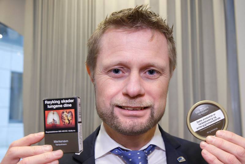 MINDRE HJELP: Helse- og omsorgsminister Bent Høie (H) kan få mindre hjelp blant annet til arbeidet med å redusere antallet røykere i Norge. Helsedirektoratet planlegger mellom annet å kutte i antallet ansatte som jobber med tobakk, for å kunne møte regjeringens kutt. FOTO: VIDAR RUUD/NTB SCANPIX