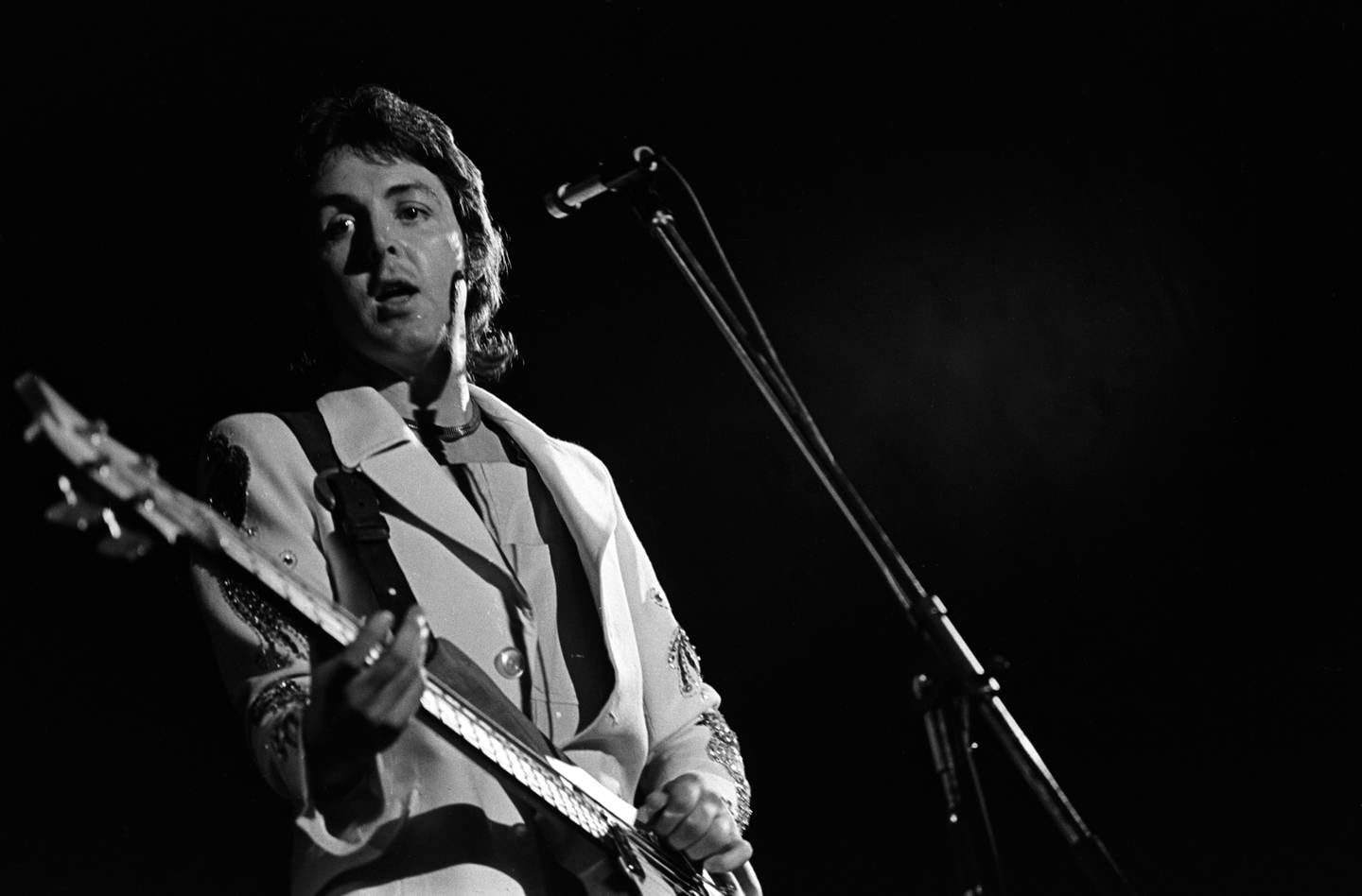 Paul McCartney på konserten med Wings  i Njårdhallen i Oslo i 1972.