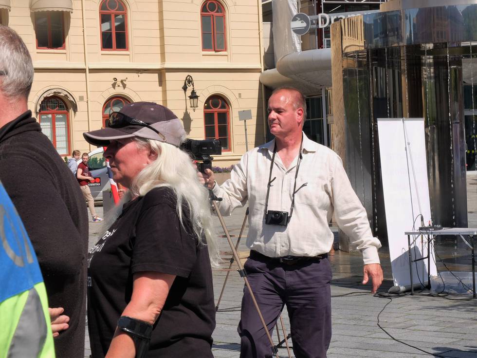 Lars Thoresen er en av de to tiltalte SIAN-proflene som er tiltalt i rasismesaken. Her fra SIANS demonstrasjon i Drammen tidligere i juni.