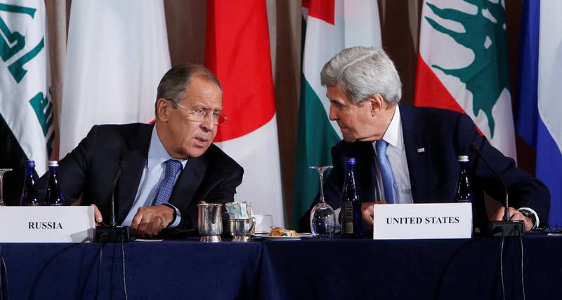 Steile fronter: Forholdet mellom Russland og USA har nådd frysepunktet. Her fra et møte i september mellom Russlands utenriksminister Sergej    Lavrov (t.v.) og USAs utenriksminister John Kerry. FOTO: Jason DeCrow/NTB SCANPIX