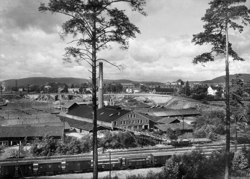 BRYN TEGLVERK: I Østensjøveien 79, 1933. Verket lå like ovenfor Den Norske Zinkhvidt-Fabrik. FOTO: ANDERS BEER WILSE/OSLO MUSEUM