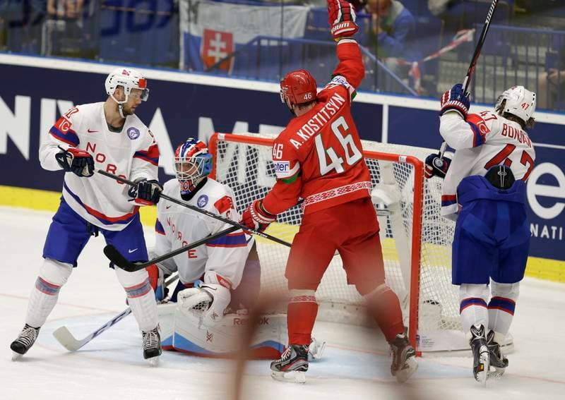 Andrei Kostitsyn satte pucken forbi Lars Haugen da Hviterussland møtte Norge i hockey-VM 2015. Nå blir de to lagkamerater i Manglerud Star.