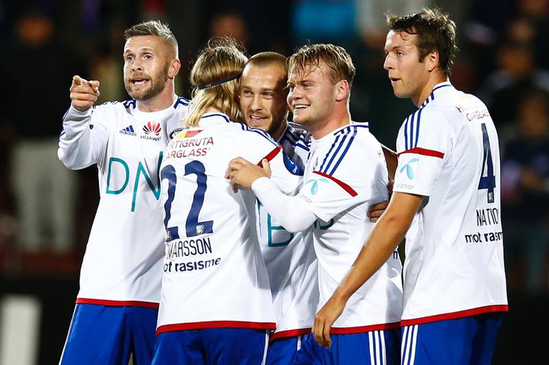 Enar Jääger (i midten) scoret sitt andre mål for Vålerenga og framstår som en vellykket tilvekst til laget. FOTO: HEIKO JUNGE/NTB SCANPIX