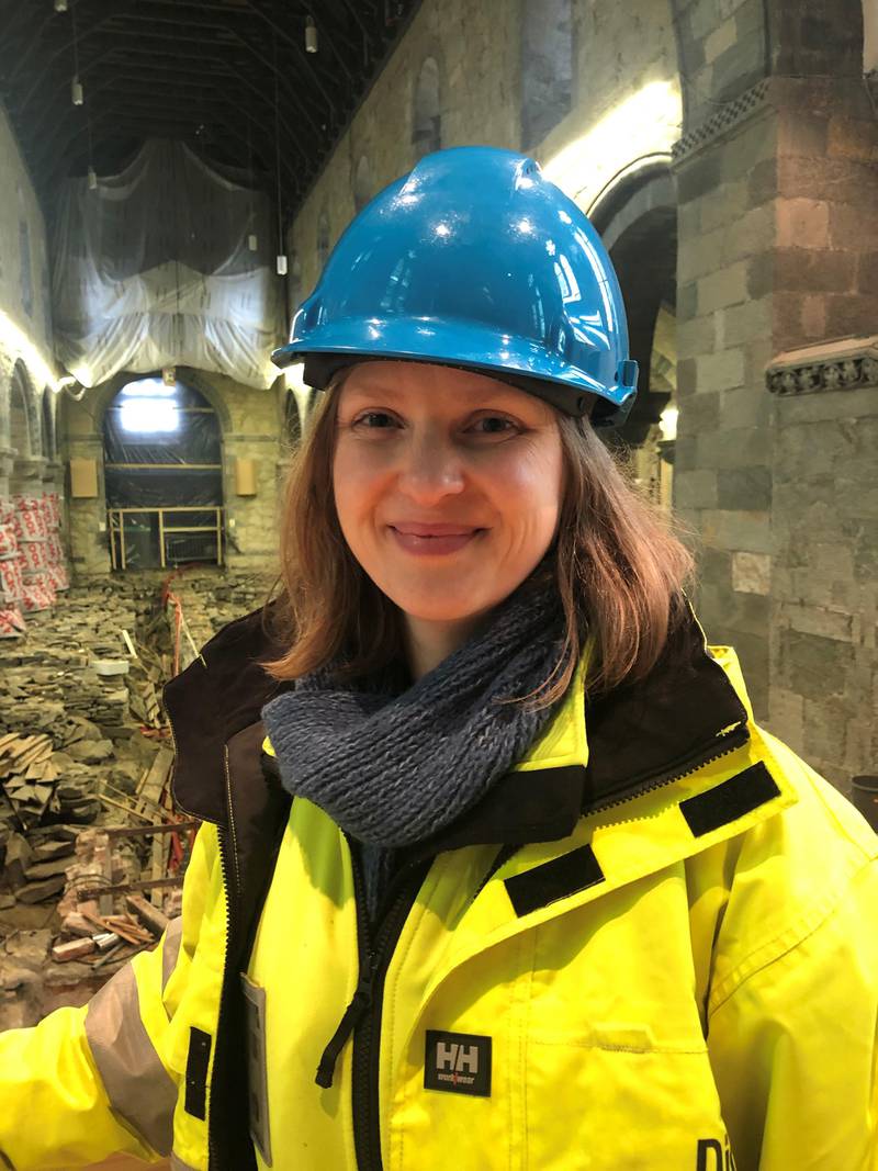Prosjektleder Halldis Hobæk fra Norsk institutt for kulturminneforskning, håper å finne spor av en eldre kirkebygning under Stavanger domkirke.