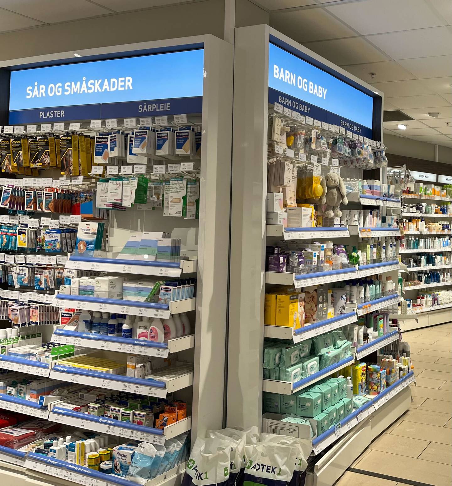 Butikkhandel med apotekvarer og klær var to av få næringer med økt omsetningsvolum i fjor, ifølge SSB-tall.