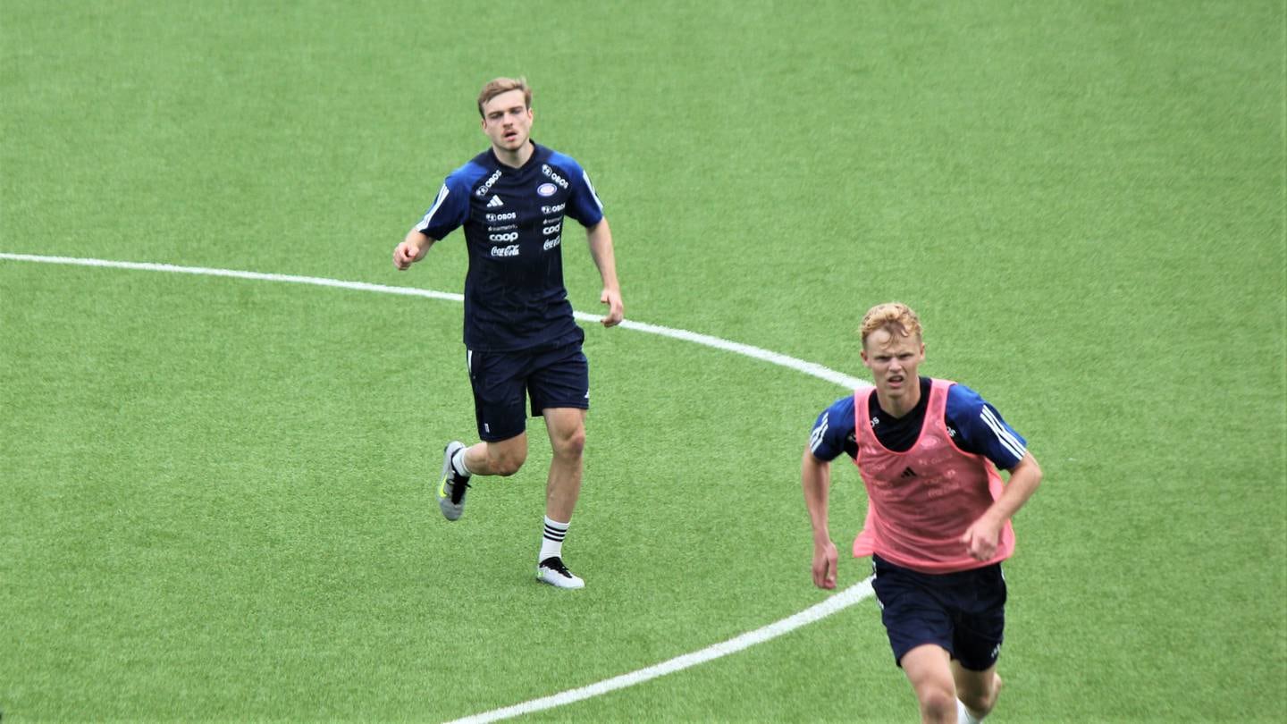 Daniel Håkans var tilbake på feltet med de andre VIF-spillerne tirsdag, og er klarert for spill igjen til helga.