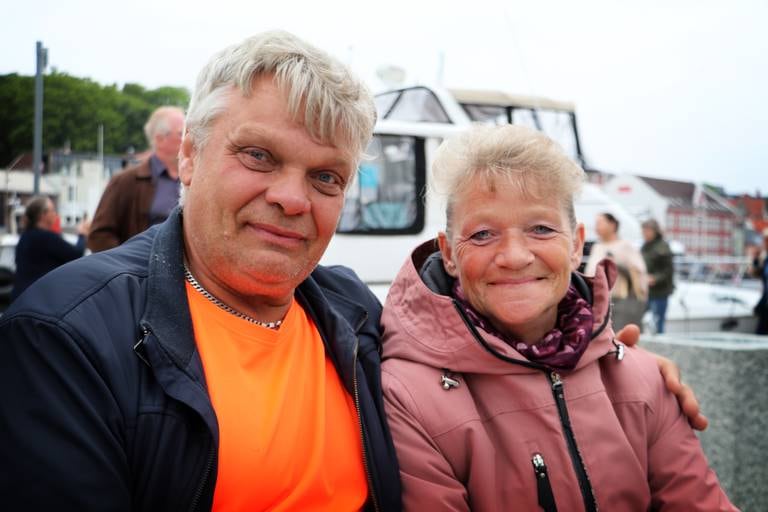 Einar Jonassen og Marianne Jonassen var på ferie i Stavanger, og syntes det var kjekt å få med seg Fjåge i Vågen.