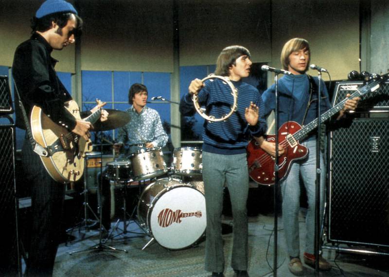 The Monkees mens de later til å spille selv: Michel Nesmith, Micky Dolenz, Davy Jones og Peter Tork.
