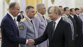 – Putins rivaler ser trolig allerede mot tronen