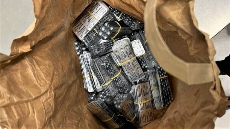 Fra beslag av 8.550 narkotiske tabletter ved Svinesund tollsted 25. november 2022.