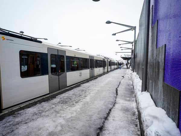 Trafikken i gang igjen etter stans på alle T-banelinjer i Oslo