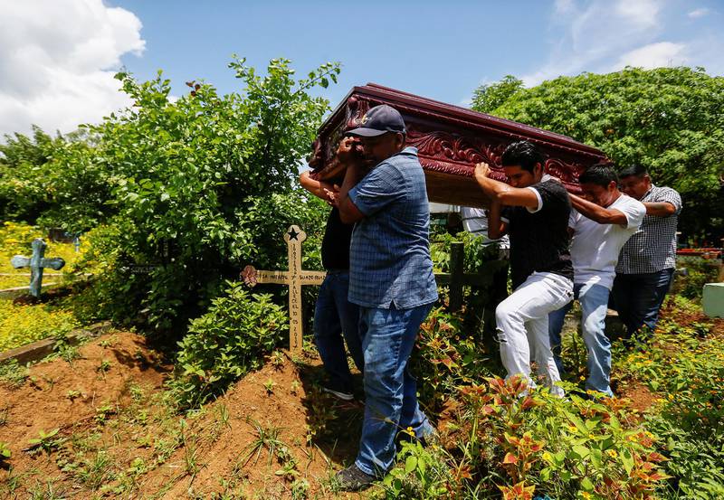 drept: 34 år gamle Erick Jimenez Lopez ble begravet i Masaya onsdag. Jimenez Lopez ble drept da regimestyrker angrep opprørerne i Monimbo. FOTO: NTB SCANPIX