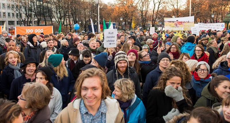 Folkets klimamarsj i Oslo lørdag samlet cirka 3.500 mennesker. FOTO: FREDRIK VARFJELL/NTB SCANPIX