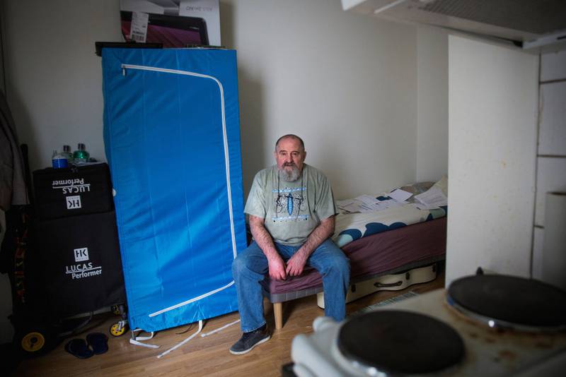 Kronisk syke Dorian Andersen (61) betaler 10.000 kroner for 14 kvadrat forslummet bolig i Oslo sentrum.