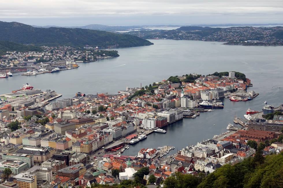 Bergen  20180723.
Utsikt over Bergen sentrum og Vågen fra Fløyen.                            
Foto: Marianne Løvland / NTB scanpix