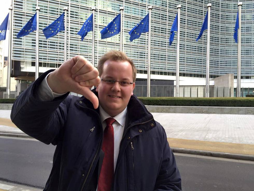 I vinterferien reiste Eirik Faret Sakariassen (SV) på studietur til Brussel, Europaparlamentet og Europa-kommisjonen. Foto: Privat