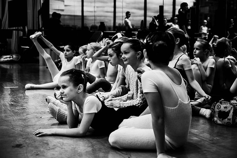 Alle jentene ved operaens ballettskole drømmer om å få danse hovedrollen som Clara. FOTO: HILDE UNOSEN