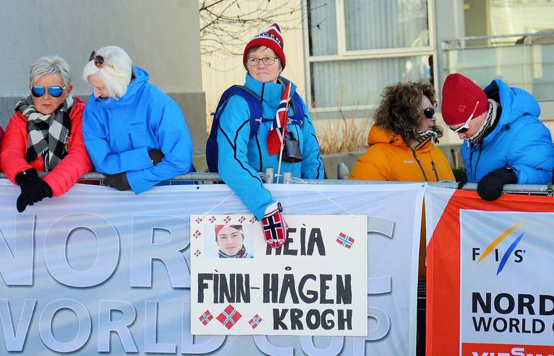 Også Finn Hågen Krogh hadde ivrige tilhengere blant publikum. FOTO: SILJE S. SKIPHAMN