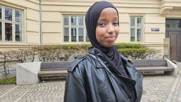 Faysa er lillesøsteren til en beryktet gjengleder i Sverige