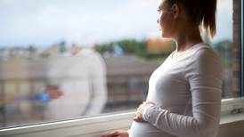 Fagfolk advarer: – Mange vordende og nybakte mødre har det veldig tøft nå