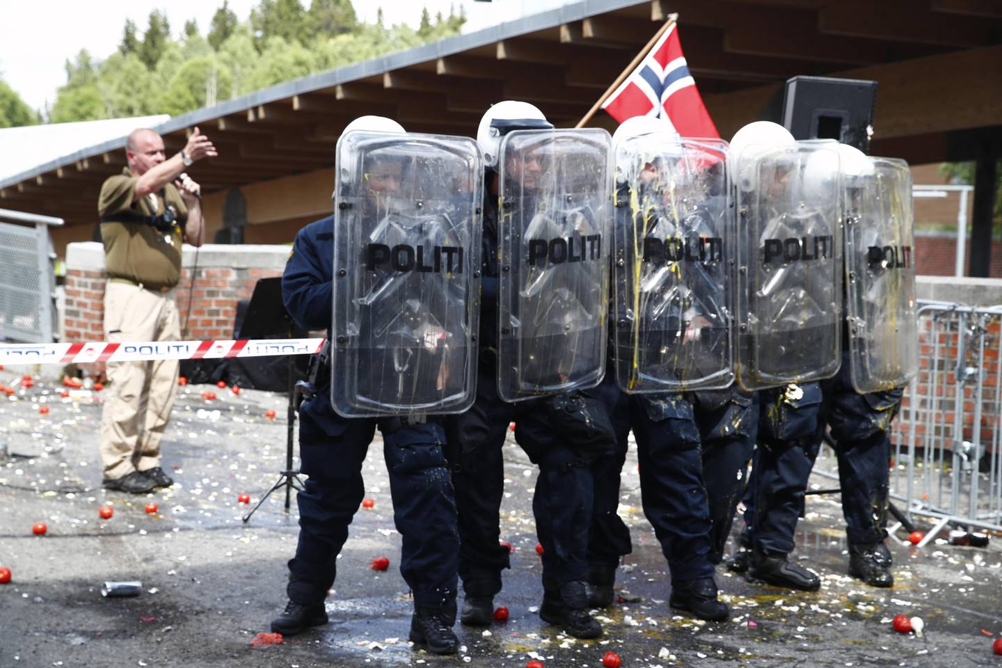 OSLO 20200620. 
Stopp islamiseringen i Norge (SIAN) med stand på og demonstrasjon på Mortenserud.
Foto: terje pedersen / NTB scanpix