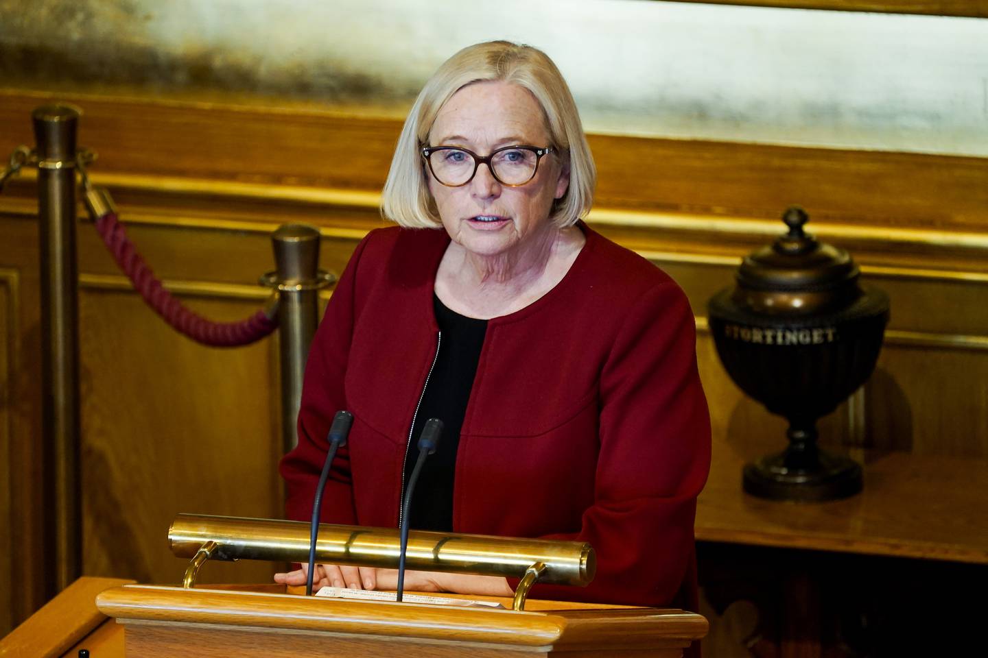 Marit Arnstad (Sp) under onsdagens debatt i Stortinget om regjeringens planer for gjenåpning av samfunnet.