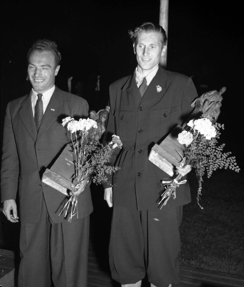 Martin Stokken og Sverre Farstad (t.v.) med Egebergs Ærespris. Foto: NTB