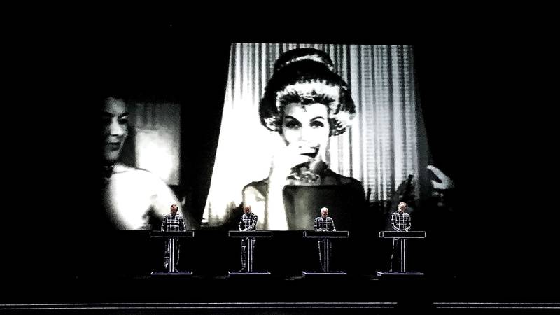 Kraftwerk spiller låter fra alle albumene i Operaen.