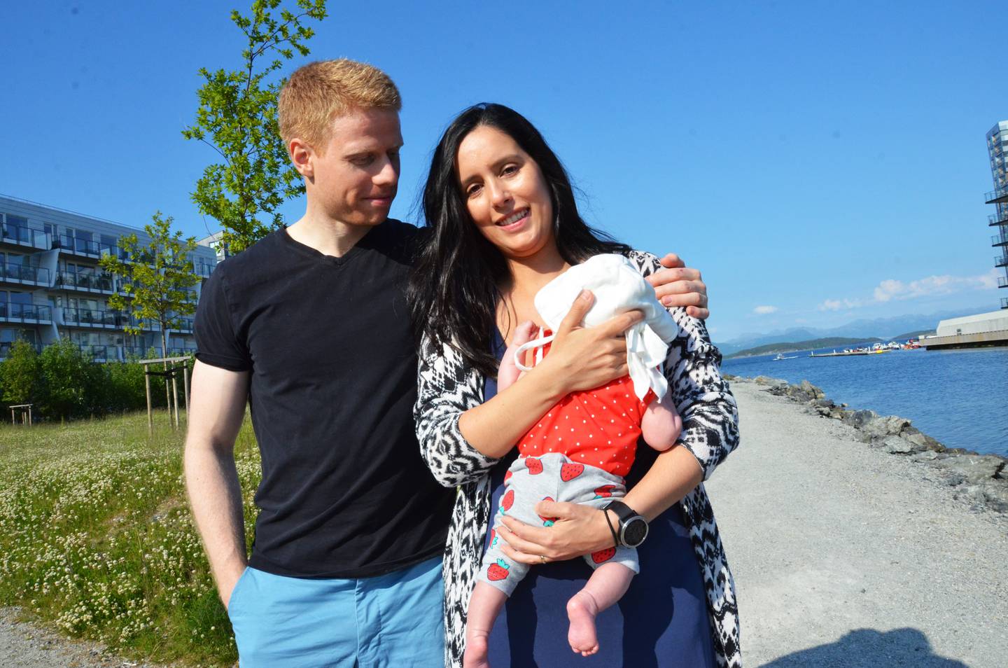 Lucelia Kallhovd fra Brasil bor på Siriskjær sammen med ektemannen Anders Kallhovd og deres ni uker gamle datter, Amelia.