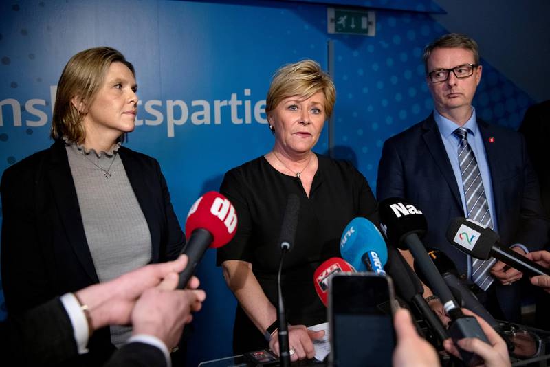 Fremskrittspartiet pressekonferanse. FrP går ut av regjering. Siv Jensen, Sylvi Listhaug og Terje Søviknes. 