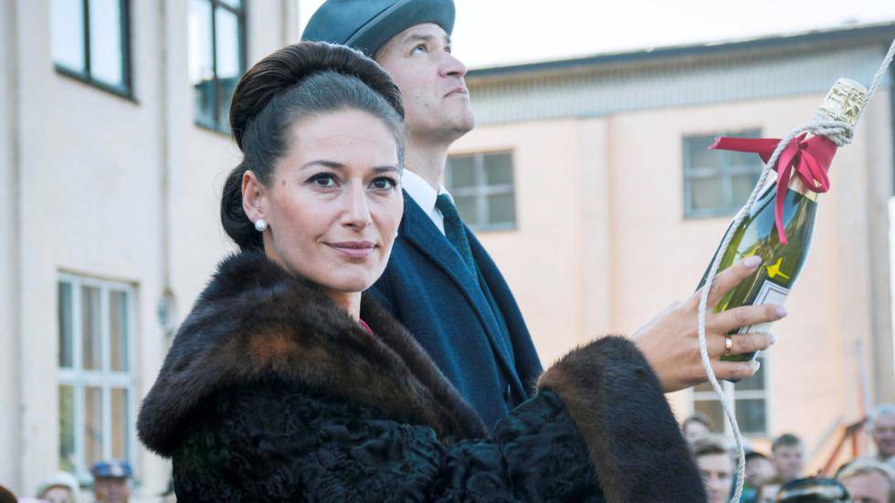 Pia Tjelta spiller en av hovedrollene i dramaserien Lykkeland
