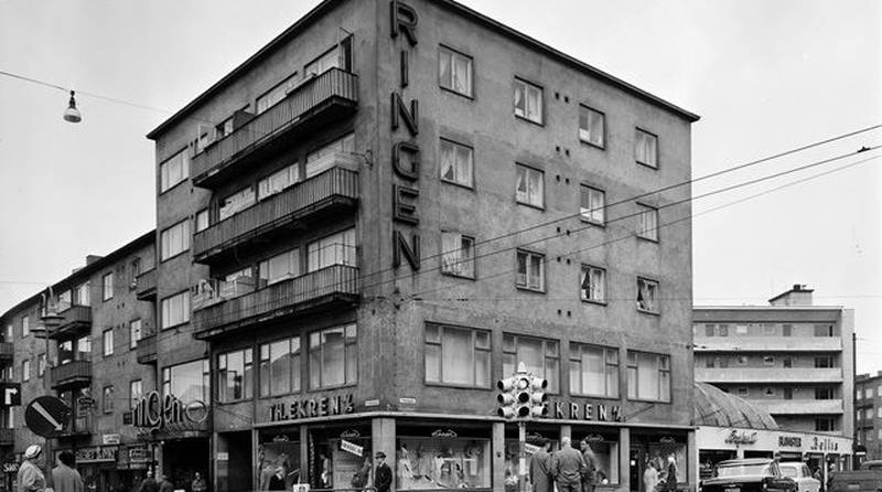 RINGEN KINO: Lå i Trondheimsveien 110, ble åpna i 1939 og nedlagt til fordel for en dagligvarebutikk i 1988. Bildet er fra 1961.