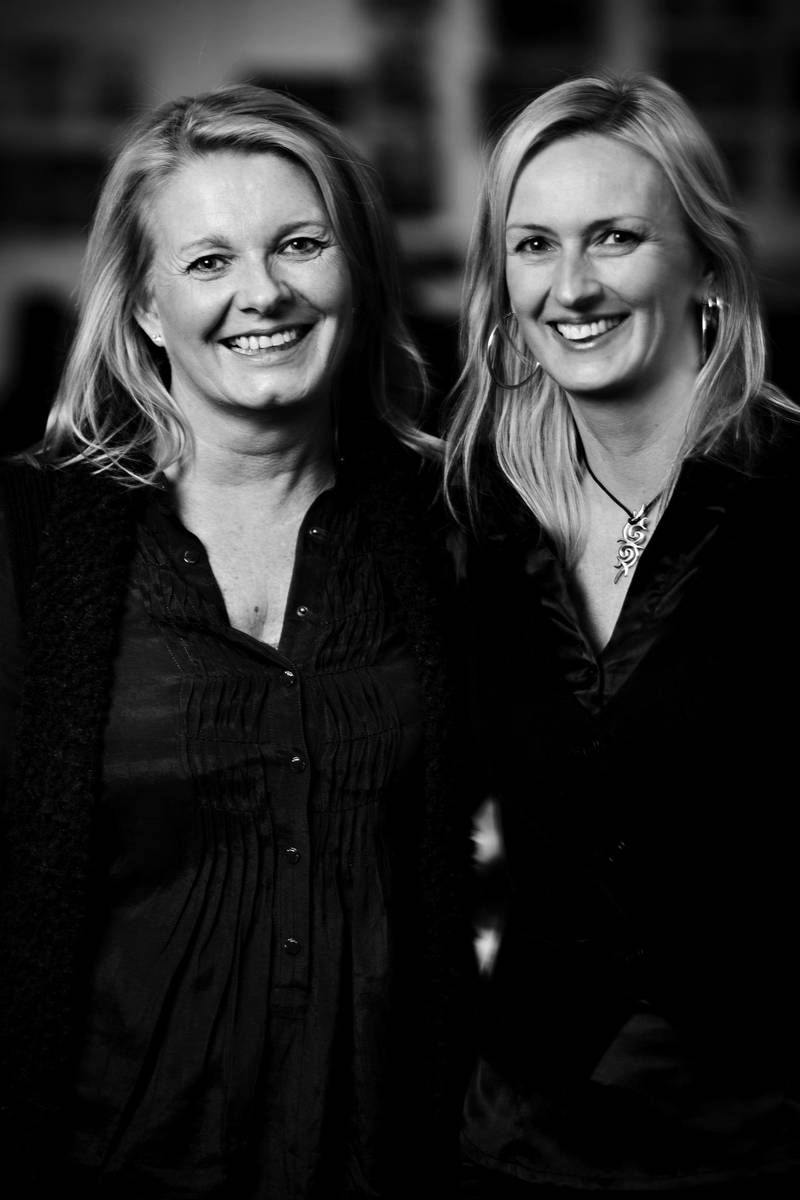 Leder an: Stine Wærn (venstre) og Tinka Town. Town er kreativt ansvarlig for prosjektet. FOTO: RAVN STUDIO