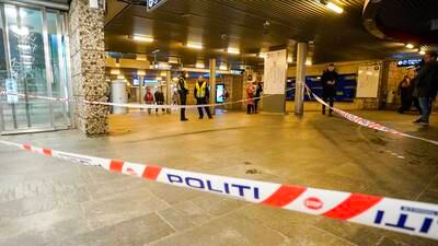 Politiet søker etter vitner til knivstikkingen på T-banen i Oslo sentrum i helga