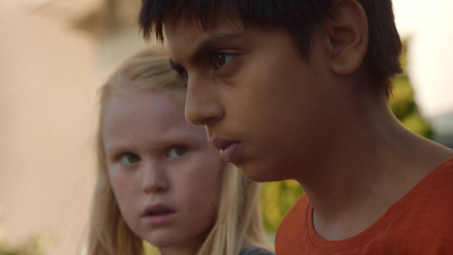 Sterke og farlige krefter preger barna i Eskil Vogts Canes-film «De uskyldige». Her Sam Ashraf og Rakel Lenora Fløttum.