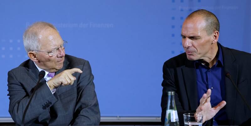 UENIGE: Den greske finansministeren Yanis Varoufakis (t.h.) og hans tyske kollega Wolfgang Schäuble. FOTO: NTB SCANPIX
