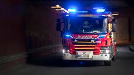 Tre biler brant i boligområde på Lørenskog