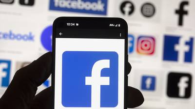 Facebook oppe igjen etter tekniske problemer